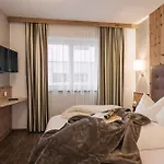 Апартаменты Alpenkristall Цель-ам-Циллер